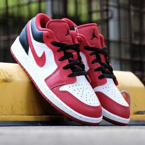 NIKE Air Jordan 1 Low Bulls 553560-163 Sneakers Shoes - Big Kids 7Y